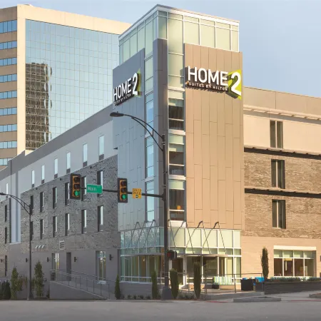 Home2 Suites by Hilton Greenville Downtown Отели рядом с достопримечательностью «Театр Warehouse»