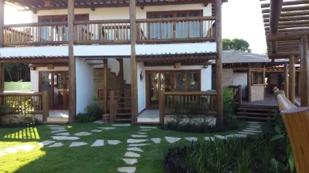 Carapitangui Pousada Отели рядом с достопримечательностью «Taipús de fora»