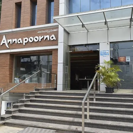 Hotel Abis Grand Отели рядом с достопримечательностью «Железнодорожная станция Поданур-Джанкшн»