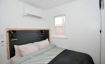 A Humble Abode - - Pet Friendly, Fire Pit, Deck, Grill, Wood Stove, Games, Wifi, 6 Acres