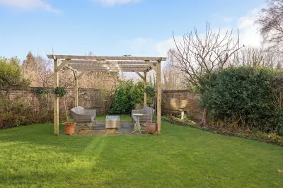 เอสก์แบงค์ เทอร์เรซ สเปเชียส เฮาส์ โรงแรมใน