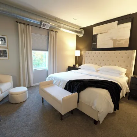 Chic Condo/Walk to Restaurants & Bars/Minutes to Pittsburgh/Free Parking