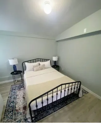 The Flipper: 2BR Coastal Cottage Walk to Depoe Bay, Hot Tub & Arcade & Fire Pit
