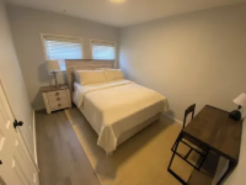 Charming 3-bedroom, newly renovated modern decor home in Akron,Goodyear Heights