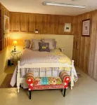 Southern Comfort Cabin-fire pit/kayaks/pet friendl