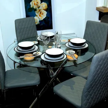 A Modern, Comfy Newly Remodeled 2Bd House