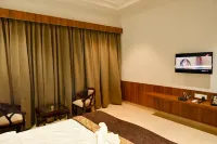 MD Farms and Resorts Hotel a Chhatikara