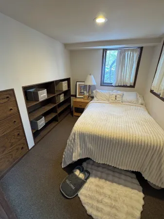 Charming Snowmass Village apartment with WiFi - perfect for a cozy getaway Отели рядом с достопримечательностью «Snowmass Sports»