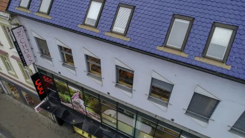 Chors Like a Hotel - Hostel