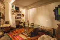 Mama Green EcoLodge & Permaculture Farm