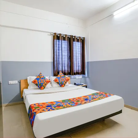 Hotel Bhakti Sankul