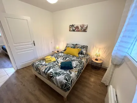 Apartment in Carantec Near Sandy Beaches Отели в г. Карантек