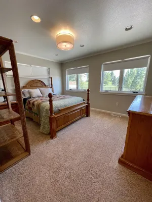 Wyoming views - Spacious Home on beautiful gated grounds