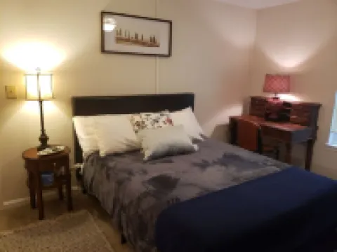 Updated, 2 Bedroom Condo - Sleep 6 off of Price's Fork - 2 Night Minimum