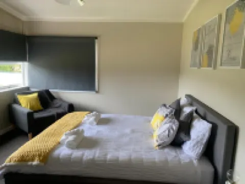 Lucky Charm Cottage in MANJIMUP, Western Australia with farmland views