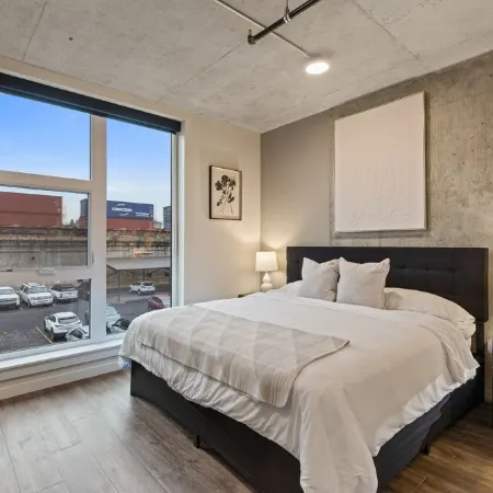 Spacious Urban Luxury Living with Free Parking