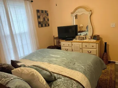 Charming 2-bedroom townhome with High Speed wifi and smart TV’s in Radcliff