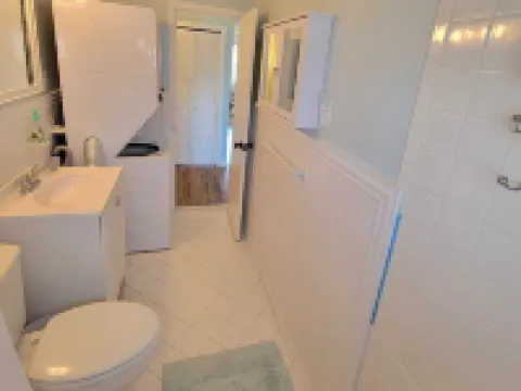 Best 1 Bedroom in SIC! 1 Block to the Beach.. A+ location .. Walk to Everything! 海島城酒店