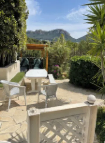 Bougainvillea full center in villa T2 58m2 terrace / garden + private garage