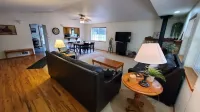 Peaceful 3-bedroom house in the country with WiFi in Bend
