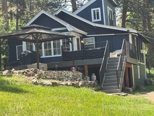 Cozy two bedroom cabin 10 min from Red Rocks 25 min from Denver