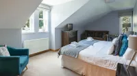 Luxury cottage with garden and parking in the heart of the village.  Sleeps 8.