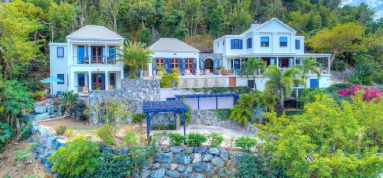 A private retreat just a short drive from beautiful beaches