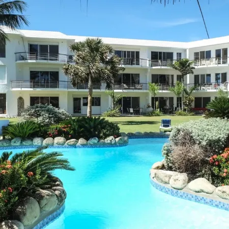Spacious & quiet 3 BR Apt. with ocean view