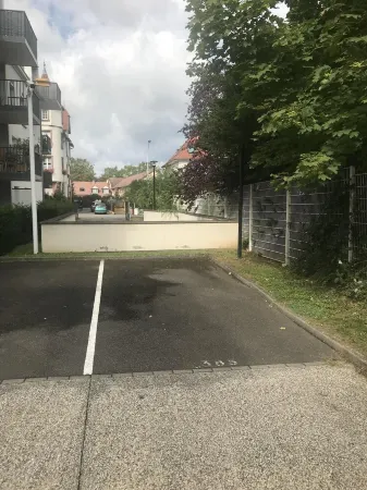 Apartment in residence quiet area near the center fully equipped.