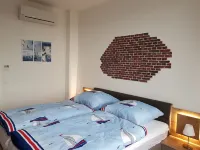 Vacation apartment with a view of the water and the harbor