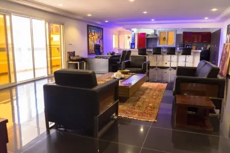 Luxurious 300 m2 apartment with sea view and Almadies terrace