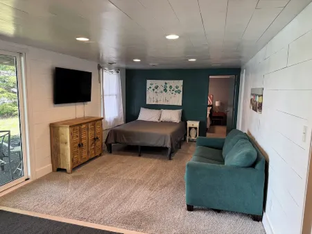 Lakefront Carlson Cabin East Lake Okoboji