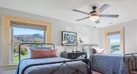 Meadow Breeze/360-Degree Mountain Landscapes/Fire Pit - Twin Cabin