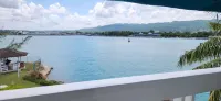 Paradise on the Waterfront!