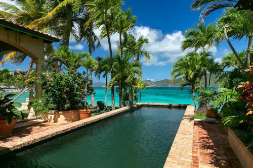 Luxurious 4 BR Beachfront Villa in Lower Peter Bay