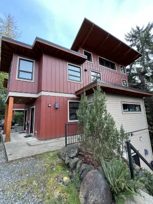 RAINFOREST GETAWAY - Directly on Spring Cove!