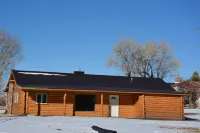 Welcome Travelers!  Renovated Log Cabin at Wind River Landing, Dubois, WY