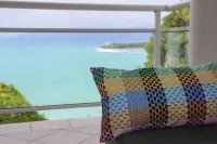 La Vue du Phare, Vue Mer Incroyable et Acces Privée Crique Hotels in Le Gosier