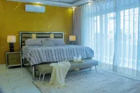 Charming 3-bedroom house with AC, WiFi in delightful Bocachica  호텔
