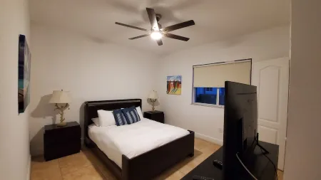 "Beachside Retreat" 2 Bedroom / 2 Bath