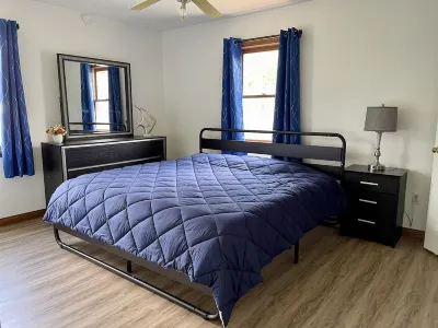 10mins to IU/Close to Lake Lemon/Pet Friendly/ Hotels near St Mark's United Methodist Church