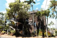 Prince Kuhio Condo  - Steps to the beach!