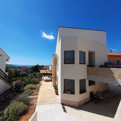Villa Ira with pool, family-friendly, WiFi, parking, pets allowed