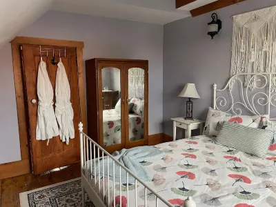 Relax on the South Shore, steps from 2 beaches, ocean views & hot tub. Hotels near Nova Terra Cotta Pottery