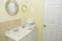 Yellow Gardenview Hotels in Rolleville