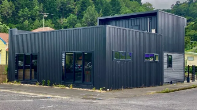 Impressive renovation a 10-minute walk from the heritage part of Thames