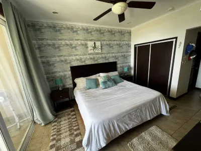 Beach Front Condo Sleeps 5 Excellent open All of March 2025!