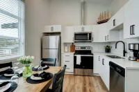 Squeaky clean brand new 2 bedroom close to major routes. - Apartments