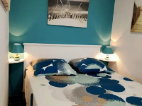 IMPREGNABLE VIEW ON THE PORT OF PLAISANCE - SEA 50 M Hotels in Frontignan