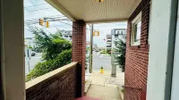 ACROSS from Ventnor BEACH BLOCK! 2 bd -and 2 ba unit  - 8th house from beach.